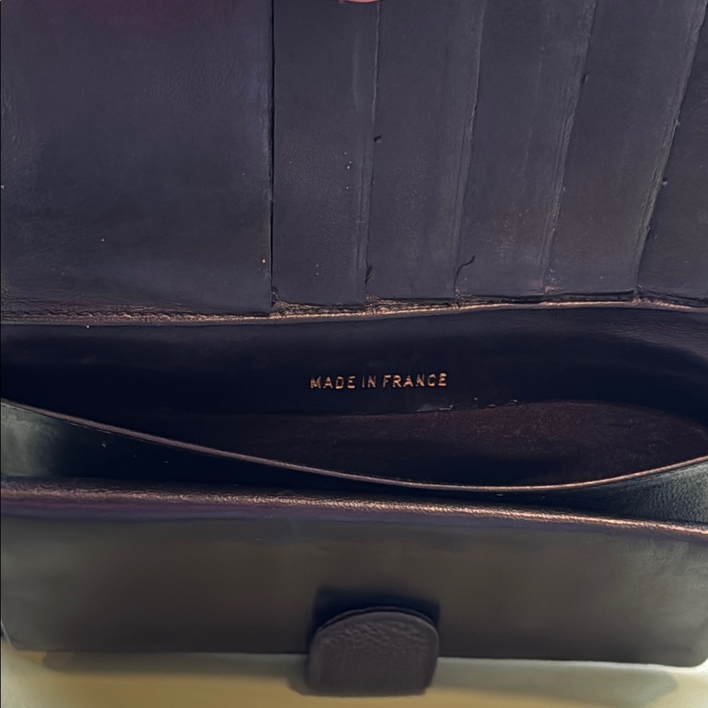 Chanel Black Card Holder Luxurious Accessory - Picture 9 of 10